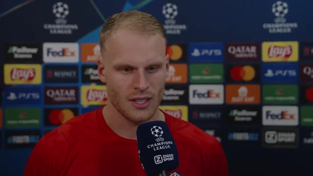 Mitchel Bakker tijdens een interview als speler van Lille
