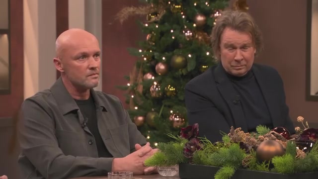 Dick Schreuder links tijdens een eerdere uitzending van Goedemorgen Eredivisie